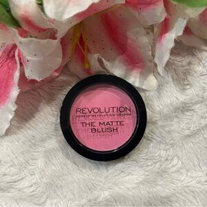 Revolution The Matte Blush - Vibrant Pink